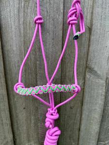 Cabestro de Cuero Resistente para Caballo con Acolchado Floral Hecho a Mano, Brida Ajustable con Acolchado en la Nariz y las Mejillas - Product Image 5