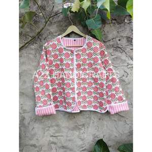 Chaqueta Acolchada Reversible Hecha a Mano para Mujer Unisex Estampado Floral Tejido Bolsillo Forro de Seda Botón Ropa de Fiesta Regalo para Invierno - Product Image 3