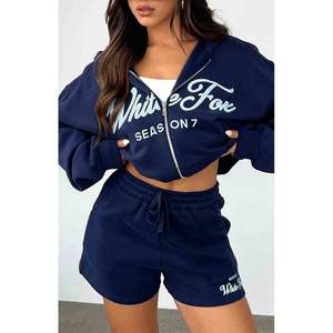 ชุดเซ็ตแทรคสูทผู้หญิงแบบ 2 ชิ้น ผ้าทึบ ปักลาย ซิปหน้า สำหรับฤดูหนาว - Product Image 1