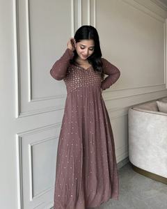 Ensemble de costume Anarkali en georgette mauve de luxe Unity avec dupatta et palazzo - Product Image 3