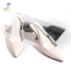 Zapatos de Tacón Alto con Tira Trasera, Satinados, Lisos, de 7 cm, con Punta en Pico, Fabricante de Calzado OEM ODM Vietnam - Product Image 4