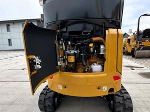Excavadora Compacta Caterpillar 301.8 de 2 Toneladas, Motor Diésel, Sistema Hidráulico con Sensor de Carga, Bomba Hidráulica para Trabajos de Precisión - Product Image 4