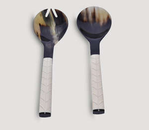 Ensemble de service à salade de luxe artisanal en corne et os naturels, avec des poignées en os blanc sculptées en feuille, élégantes et uniques, grand format pour mélanger - Product Image 5