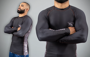 Venta al por mayor de ropa deportiva personalizada de último diseño unisex Rash Guard con logotipo personalizado Anti-UV UPF50 + de secado rápido transpirable - Product Image 3