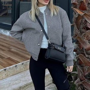 Veste d'université d'hiver en tricot avec logo personnalisé pour femmes, doublure en laine et coton, réversible de haute qualité, écologique - Product Image 6