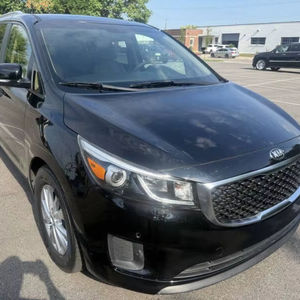 Voiture d'occasion de qualité et abordable, Kia Sedona L-X 2017, conduite à gauche - Product Image 1