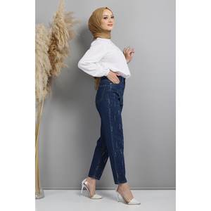 Pantalon Stone - Jeans décontracté avec détails en pierres - Product Image 4