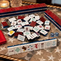 Ensemble de tuiles de mahjong américaines de luxe avec fond rouge pailleté, jeu de mélange manuel en acrylique cristallin, idéal pour un cadeau de Noël
