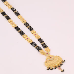 Mangalsutra chapado en oro, temporada de bodas, mujeres tradicionales, Mangalsutra con colgante, cobre y latón chapado en oro laminado - Product Image 2