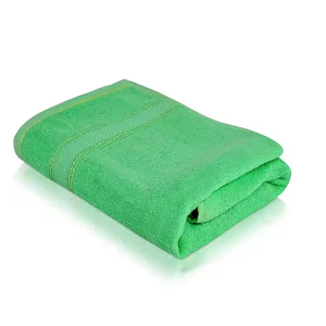 Serviette de bain de couleur rouge avec broderie personnalisée pour hommes serviette de bain de bonne qualité et à faible taux serviette de bain en tissu confortable pour hommes - Product Image 6
