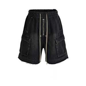 Short en jean tendance coupe ample pour homme, jean décontracté à cinq points imprimé de lettres vintage de style urbain, noir et bleu pour l'été - Product Image 1