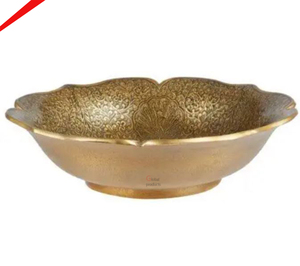 Tazón de tuerca de diseño de aluminio y metal con acabado dorado Royal Look para hoteles, restaurantes y bares - Product Image 1