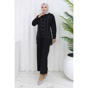 Ensemble décontracté deux pièces noir 19266 avec détails en pierre, taille XL, tenue mi-longue, motif en tissu, 100 % polyester, col rond - Product Image 1