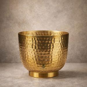 Vase à fleurs élégant en métal martelé |   Centre de table décoratif haut de gamme pour salon, bureau et intérieurs modernes - Product Image 6