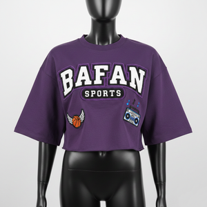 เสื้อครอปท็อปผู้หญิงผ้าคอตตอนเจอร์ซีย์คุณภาพสูง แขนสั้น ปักลายเชนีล ปักโลโก้ตามสั่ง เสื้อครอปท็อปผู้หญิงผ้าฝ้าย - Product Image 1