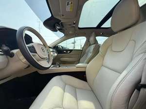 VOLVO S60 B5 M0MENTUM AWD 2022 USADO, Volante a la Izquierda/Derecha - Product Image 4