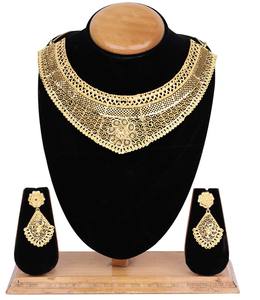 Venta al por mayor de collares de gargantilla de moda con relleno de oro de 14K 18K 24K, collares de formación de oro de latón, conjunto de joyería de diseño floral tradicional. - Product Image 1