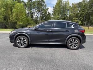 Voiture d'occasion Infiniti QX30 Essential 2018 à prix bas à vendre - Product Image 3