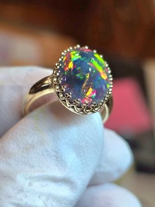 แหวนหมั้นวินเทจเงินแท้ 925 ชุบทอง ประดับโอปอลดำธรรมชาติจากเอธิโอเปีย คุณภาพ AA พร้อมพลอยอินเดีย - Product Image 3