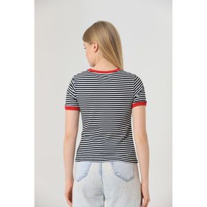 Camisetas de Mujer Topshow, Rayas Negras y Rojas, Producto al por Mayor - Product Image 1