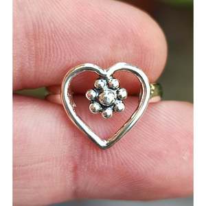 Bague en argent sterling 925 faite à la main, simple et minimaliste, en forme de cœur, pour filles, motif géométrique, bague d'amour, cadeau pour elle - Product Image 1