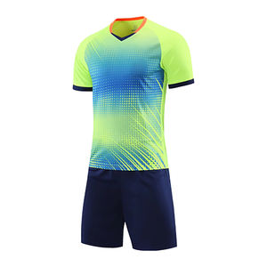 Uniforme de Fútbol Personalizado, Servicio OEM, Conjunto de Camiseta y Pantalones Cortos de Rendimiento Duradero, Características Anti-UV y Transpirables para Equipos, Clubes y Deportes - Product Image 4