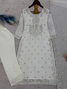 Vente en gros Ensemble de vêtements de fête en fausse georgette brodée avec haut à séquence lourde Palazzo et dentelle Dupatta entièrement cousue - Product Image 3