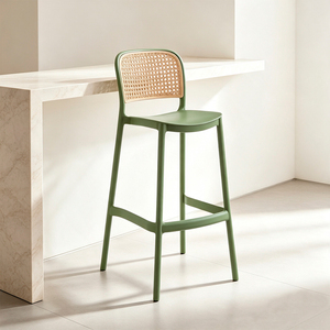Taburete de Bar Moderno de Plástico Verde con Respaldo de Ratán para Uso en Bares Domésticos - Product Image 2