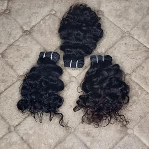 Qualité supérieure Extensions de cheveux humains indiens Remy de 12 pouces Style de tissage bouclé - Product Image 2