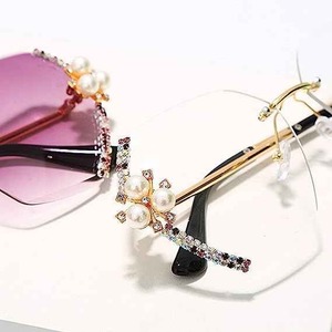 Lunettes de soleil de luxe Hip Hop avec diamants, style unisexe, monture PC noire et jaune, lunettes de créateur, qualité export en gros depuis l'Inde, Fashion - Product Image 2