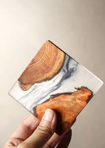 Posavasos de lujo personalizados para bebidas derrames resina madera de nogal decoración del hogar posavasos de madera de resina epoxi para promociones - Product Image 2