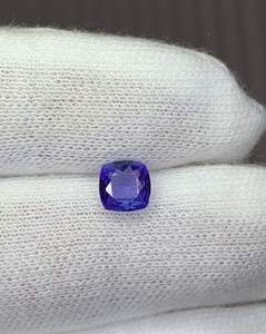 พลอยแทนซาไนต์ธรรมชาติคุณภาพดีที่สุด ทรงเหลี่ยมแบบคุชชั่น สีฟ้า สำหรับทำเครื่องประดับ มีจำหน่ายสำหรับขายส่ง - Product Image 3