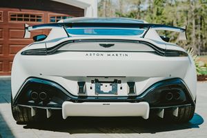 MAR-TIN Van-tage F1 Edition Coupe 2023, Bajo Kilometraje, Motor en Perfecto Estado, Neumáticos R18, Listo para Enviar - Product Image 3