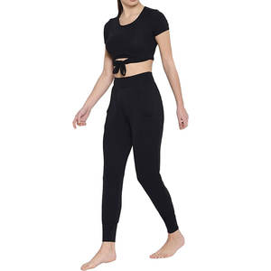 Ensemble de vêtements de sport pour femmes, ensemble de yoga, taille élastique, taille haute, respirant, séchage rapide, motif uni, 2 pièces, fabriqué au Pakistan, vente en gros - Product Image 3