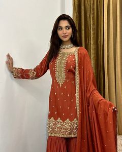 Salwar Kameez pakistanais de la meilleure qualité avec Dupatta pour un look magnifique et élégant disponible à des prix d'exportation depuis l'Inde - Product Image 5