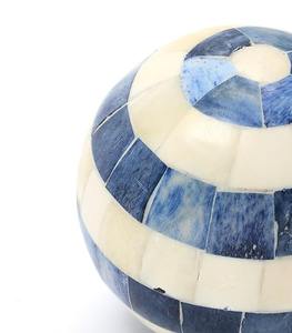 Indian Love Home : Ensemble de vaisselle, sculptures et organisateurs décoratifs en bois et os naturel, avec accents en os, modèle disponible - Product Image 3