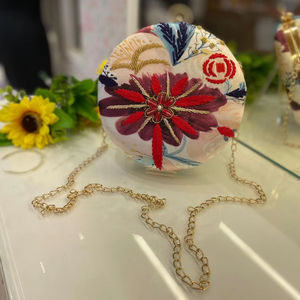 Sac à main de soirée brodé de qualité supérieure fait à la main de luxe décoration de perles pochette à bouton à la mode pour les mariages célébrations haut de gamme - Product Image 6