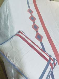 Drap de lit imprimé King Size avec deux taies d'oreiller assorties en matériau doux 100% fait à la main pour les cadeaux et l'esthétique de la maison - Product Image 2