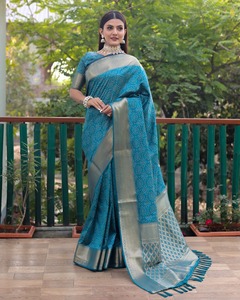 Nuevo Diseño de Deslumbrantes Saris de Seda Bandhej Patola con Bordes Kanchi y Bordes de Tejido Zari en Contraste, Muy Hermosos - Product Image 4