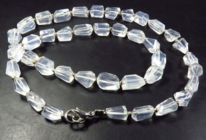 สร้อยคอหินควอตซ์ใสธรรมชาติทรงเหลี่ยมขนาด 8-12 มม. ความยาว 18 นิ้ว หินหลวมคุณภาพสูงจากอาร์คันซอ - Product Image 6