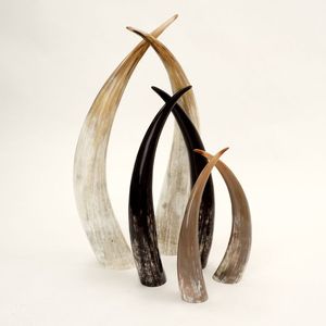 Corne longue de style occidental avec accent d'agate pour la décoration de la maison et du bureau - Product Image 3