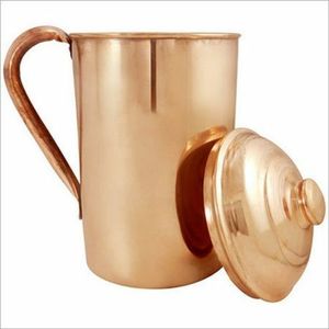 Charmante cruche en cuivre à moitié martelé et au design uni avec 2 cruches en verre classiques artisanales pour un dîner élégant - Product Image 2