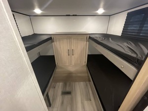 Nouvelle caravane de camping Keystone C-o-l-e-m-a-n 27B 2026 à vendre - Product Image 2