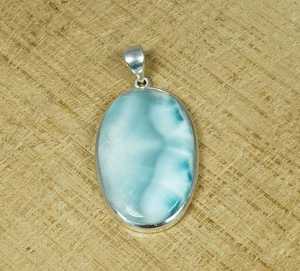 Pendentif ovale en larimar, argent sterling, pierre précieuse bleue des Caraïbes, bijoux faits à la main, cadeau élégant pour enfants et femmes - Product Image 1