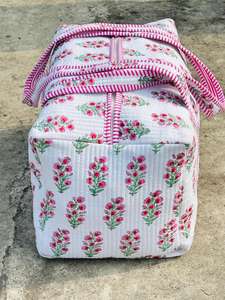 Bolsa de Viaje de Fin de Semana Moderna, Estilo Bohemio, Acolchada a Máquina, con Estampado Veraniego, de Algodón Estampado a Mano, para Gimnasio o Compras - Product Image 3