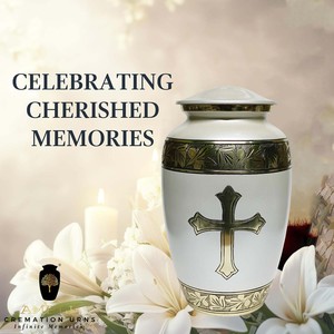Urna Funeraria Blanca para Adultos, Hecha a Mano, 10 Pulgadas, Estilo Europeo Americano, Diseño Personalizable, Duradera, Ecológica, 220 Pulgadas Cúbicas - Product Image 4