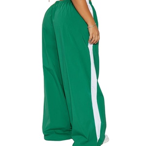 Ensemble de survêtement pour femmes, col rond, coupe courte, en molleton de coton, avec pantalon large à rayures latérales, fabricant, marque privée, fournisseur OEM - Product Image 4