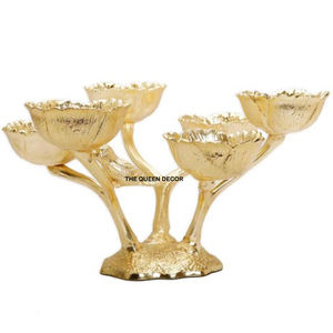 Bol décoratif en aluminium moulé en forme de fleur moderne, doré, design, décoration d'intérieur, cadeau occasionnel - Product Image 1