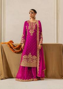 Costume Salwar de créateur Shimar avec broderie lourde et travail Moti River, haut en faux georgette lourd avec palazzo et dupatta - Product Image 3
