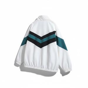 แจ็คเก็ตเบสบอลผู้ชายแบบมีฮู้ดกันน้ำกันลมสำหรับฤดูหนาว  ทรงหลวม แฟชั่นลำลอง  ลายพื้นสีพื้นและลายตัวอักษร - Product Image 4